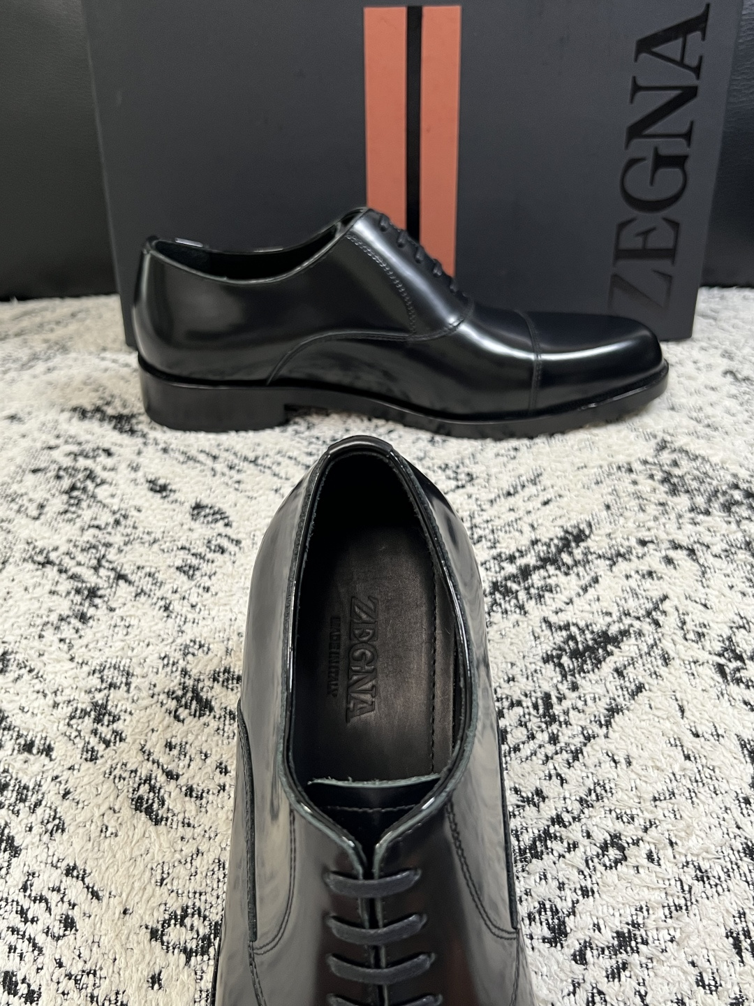 Zegna  高品质  顶级工艺品  杰尼亚  皮鞋专柜新款原厂配置，意大利进口牛皮面料，进口牛里垫，透气舒适，鞋底：原