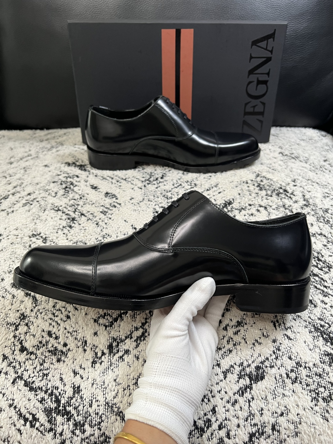 Zegna  高品质  顶级工艺品  杰尼亚  皮鞋专柜新款原厂配置，意大利进口牛皮面料，进口牛里垫，透气舒适，鞋底：原