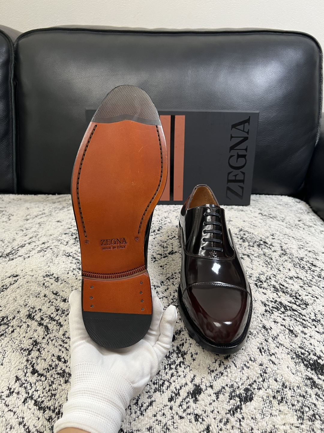 Zegna  高品质  顶级工艺品  杰尼亚  皮鞋专柜新款原厂配置，意大利进口牛皮面料，进口牛里垫，透气舒适，鞋底：原