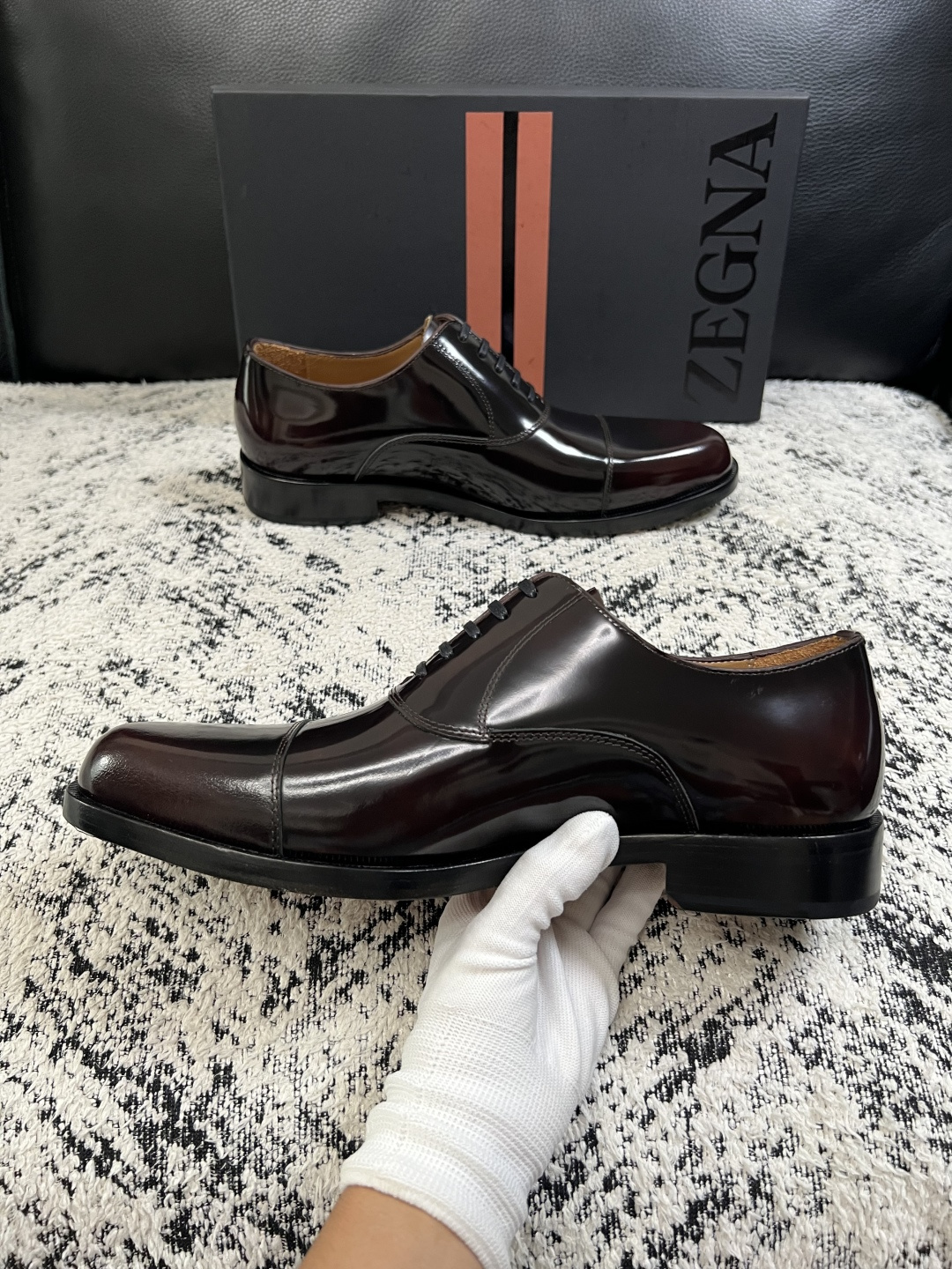 Zegna  高品质  顶级工艺品  杰尼亚  皮鞋专柜新款原厂配置，意大利进口牛皮面料，进口牛里垫，透气舒适，鞋底：原