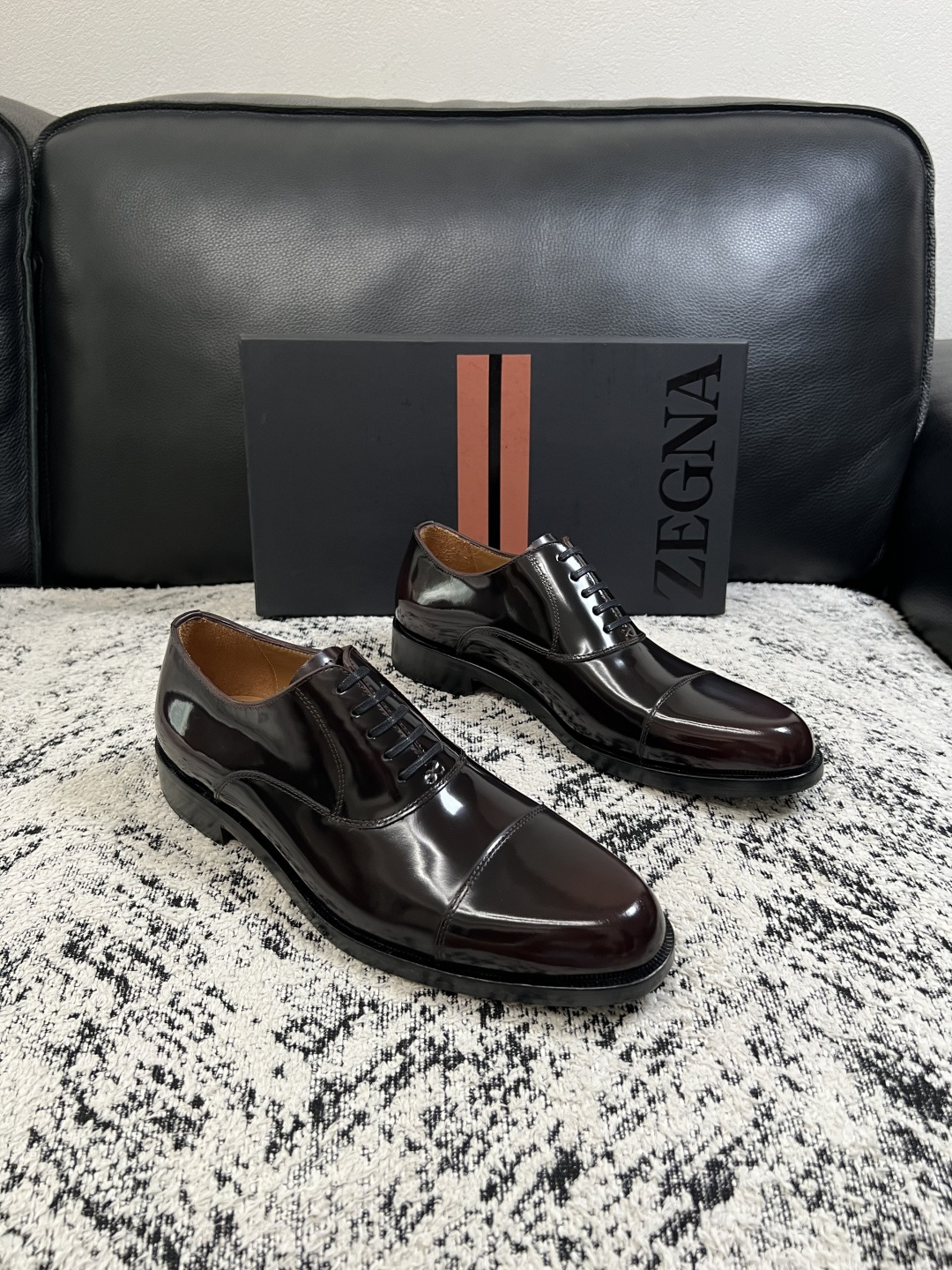 Zegna 高品质 顶级工艺品 杰尼亚 皮鞋专柜新款原厂配置,意大利进口牛皮面料,进口牛里垫,透气舒适,鞋底:原 Zegna 高品质 顶级工艺品 杰尼亚 皮鞋专柜新款原厂配置,意大利进口牛皮面料,进口牛里垫,透气舒适,鞋底:原