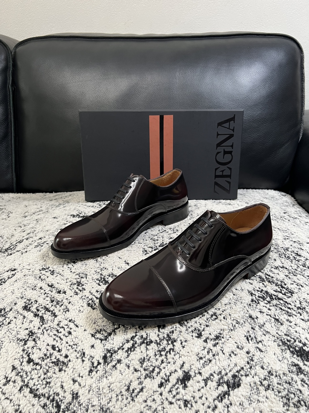 Zegna  高品质  顶级工艺品  杰尼亚  皮鞋专柜新款原厂配置，意大利进口牛皮面料，进口牛里垫，透气舒适，鞋底：原