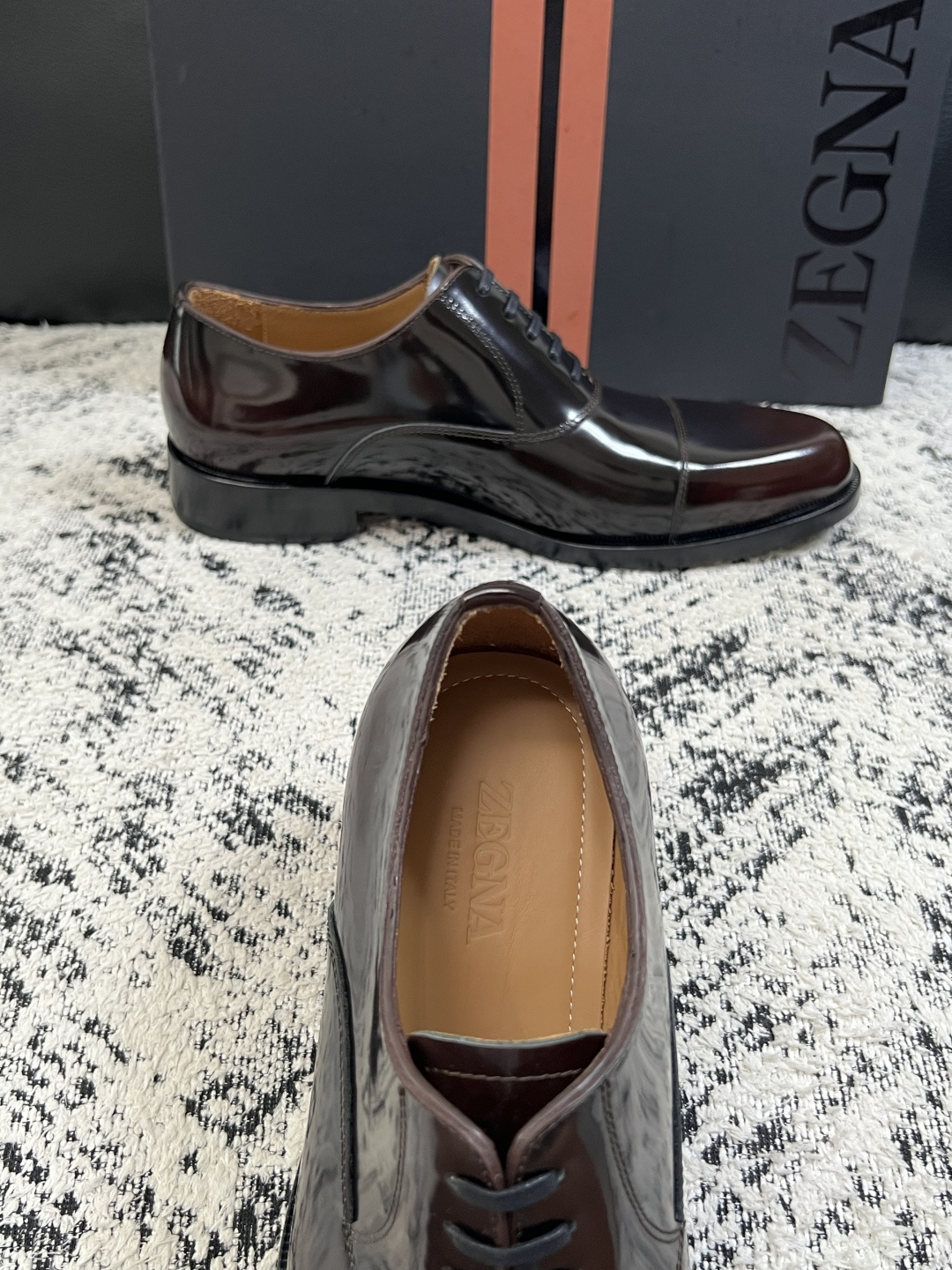 Zegna  高品质  顶级工艺品  杰尼亚  皮鞋专柜新款原厂配置，意大利进口牛皮面料，进口牛里垫，透气舒适，鞋底：原