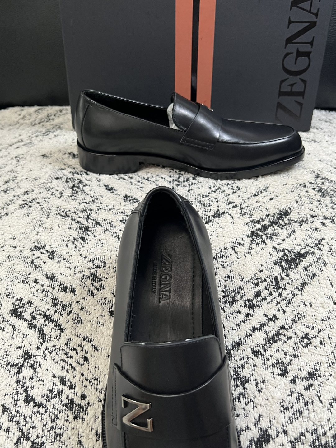 Zegna  高品质  顶级工艺品  杰尼亚  皮鞋专柜新款原厂配置，意大利进口牛皮面料，进口牛里垫，透气舒适，鞋底：原
