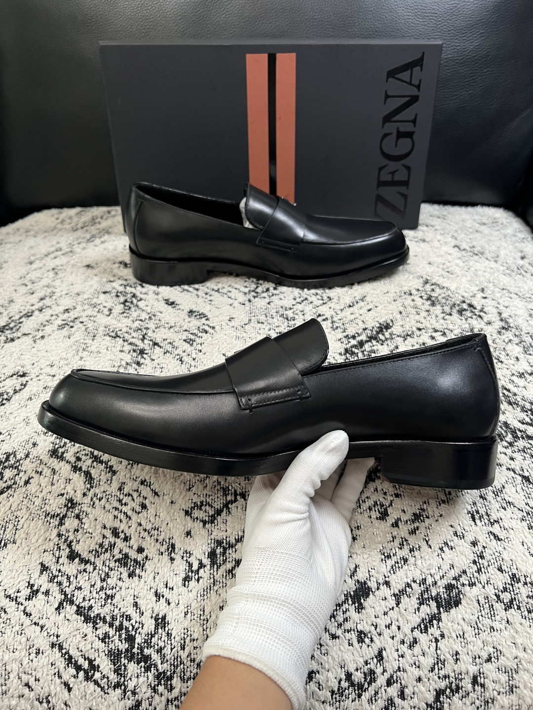 Zegna  高品质  顶级工艺品  杰尼亚  皮鞋专柜新款原厂配置，意大利进口牛皮面料，进口牛里垫，透气舒适，鞋底：原