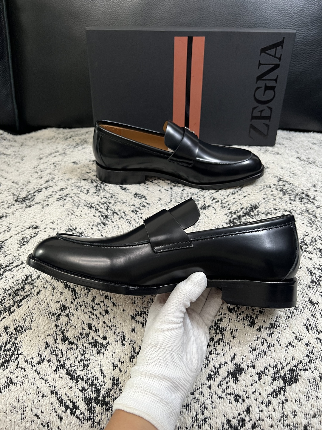 Zegna  高品质  顶级工艺品  杰尼亚  皮鞋专柜新款原厂配置，意大利进口牛皮面料，进口牛里垫，透气舒适，鞋底：原