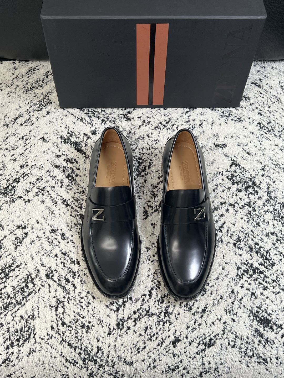 Zegna  高品质  顶级工艺品  杰尼亚  皮鞋专柜新款原厂配置，意大利进口牛皮面料，进口牛里垫，透气舒适，鞋底：原