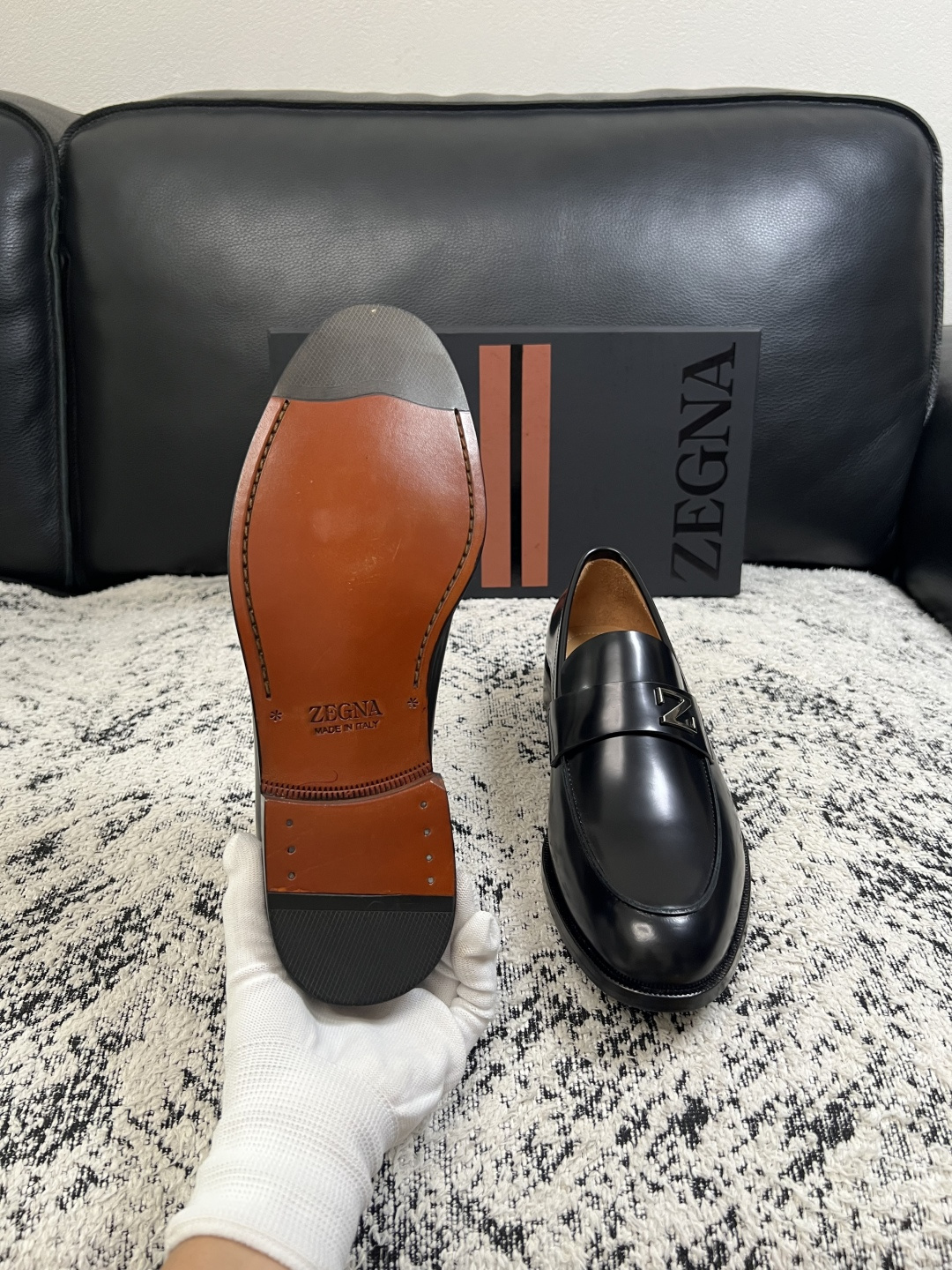 Zegna  高品质  顶级工艺品  杰尼亚  皮鞋专柜新款原厂配置，意大利进口牛皮面料，进口牛里垫，透气舒适，鞋底：原