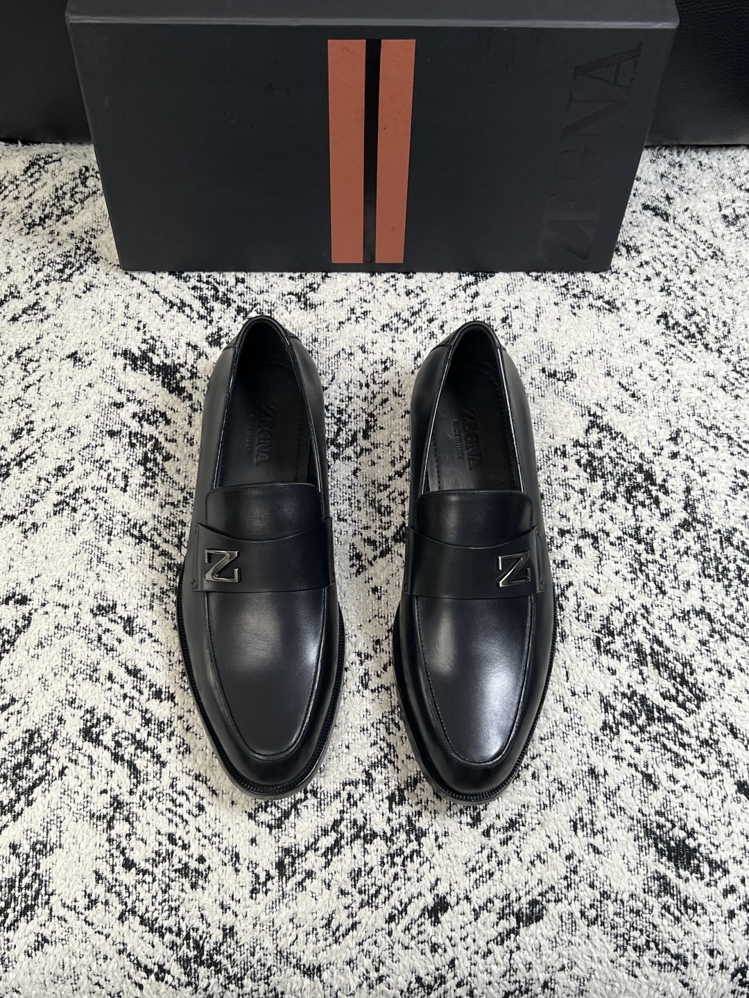 Zegna  高品质  顶级工艺品  杰尼亚  皮鞋专柜新款原厂配置，意大利进口牛皮面料，进口牛里垫，透气舒适，鞋底：原