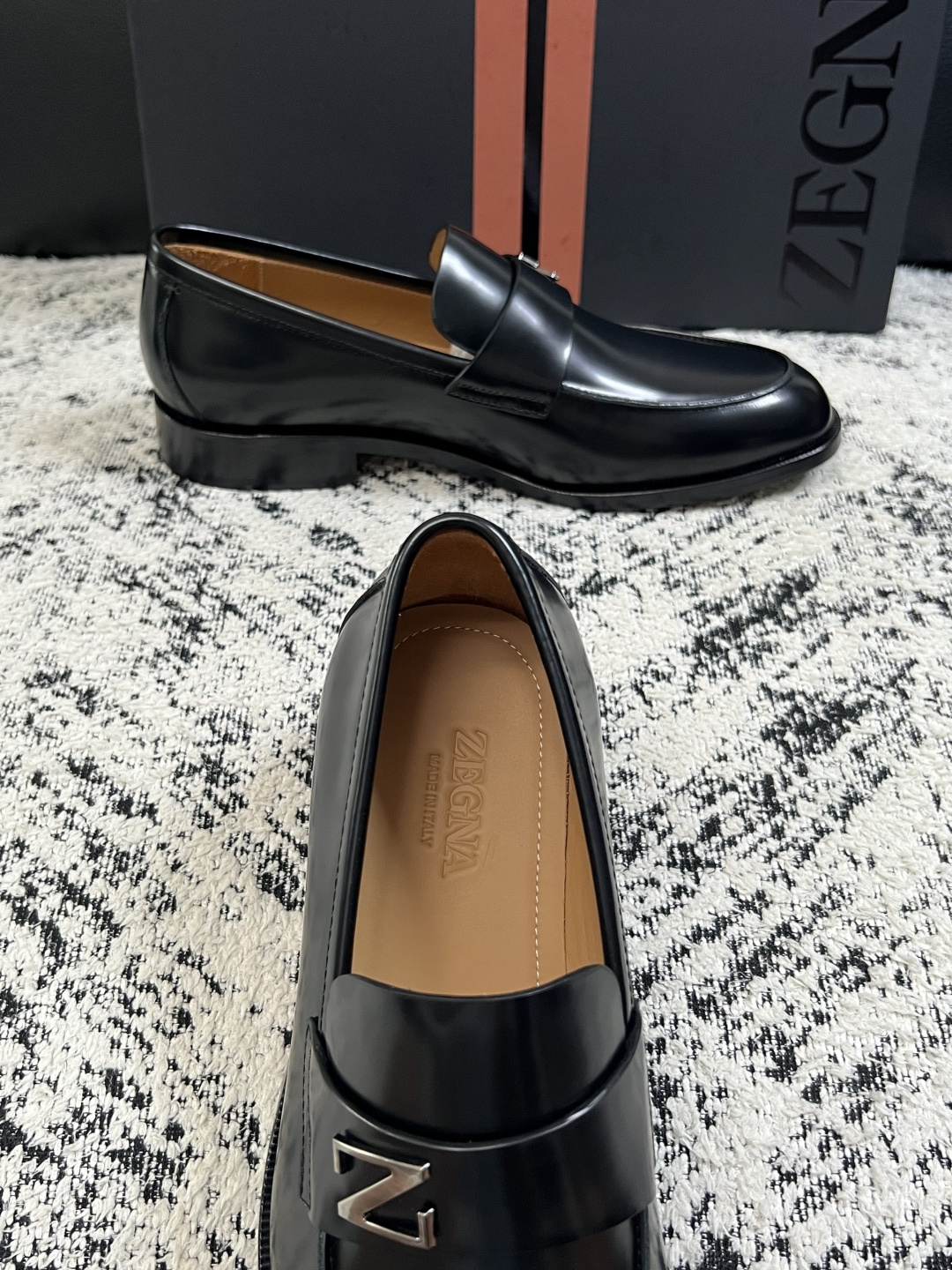 Zegna  高品质  顶级工艺品  杰尼亚  皮鞋专柜新款原厂配置，意大利进口牛皮面料，进口牛里垫，透气舒适，鞋底：原