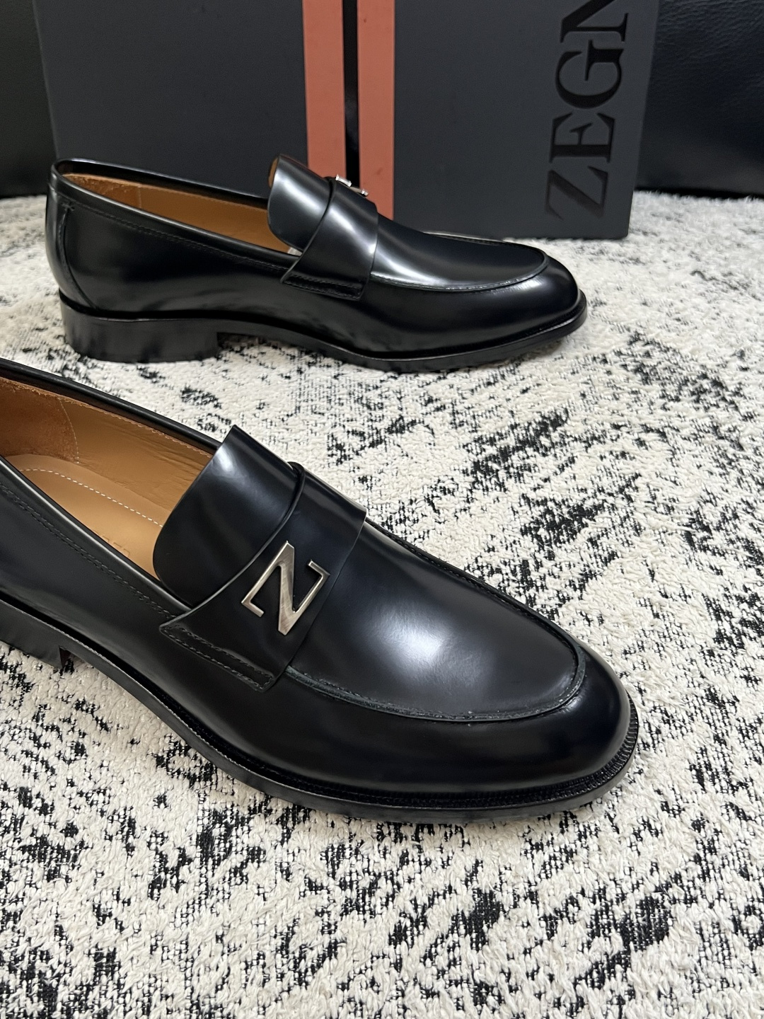 Zegna  高品质  顶级工艺品  杰尼亚  皮鞋专柜新款原厂配置，意大利进口牛皮面料，进口牛里垫，透气舒适，鞋底：原
