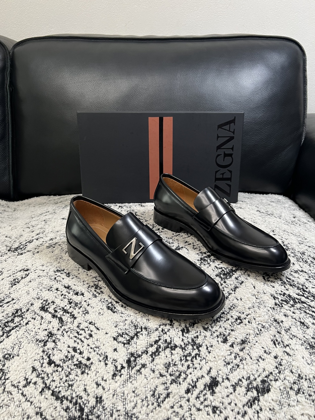 Zegna 高品质 顶级工艺品 杰尼亚 皮鞋专柜新款原厂配置,意大利进口牛皮面料,进口牛里垫,透气舒适,鞋底:原 Zegna 高品质 顶级工艺品 杰尼亚 皮鞋专柜新款原厂配置,意大利进口牛皮面料,进口牛里垫,透气舒适,鞋底:原