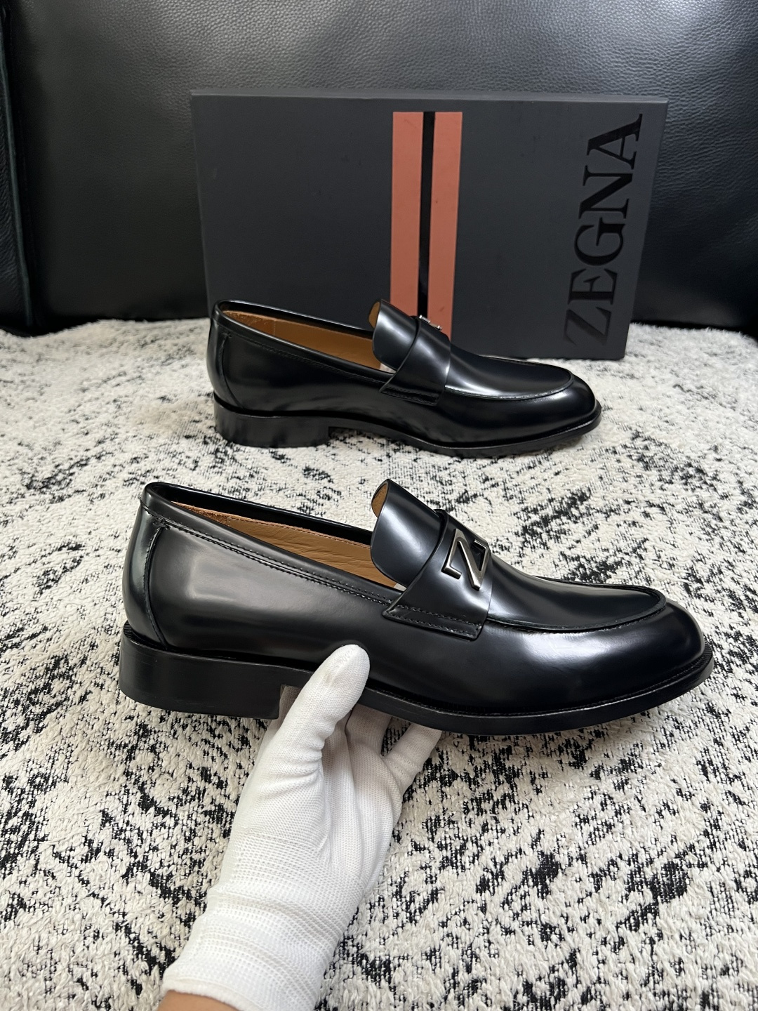 Zegna  高品质  顶级工艺品  杰尼亚  皮鞋专柜新款原厂配置，意大利进口牛皮面料，进口牛里垫，透气舒适，鞋底：原