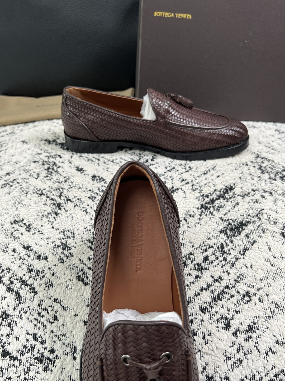 BOTTEGA  VENETA  高品质  顶级工艺品   葆蝶家 专柜同步，鞋面意大利进口编织牛皮面料，透气牛皮内里舒