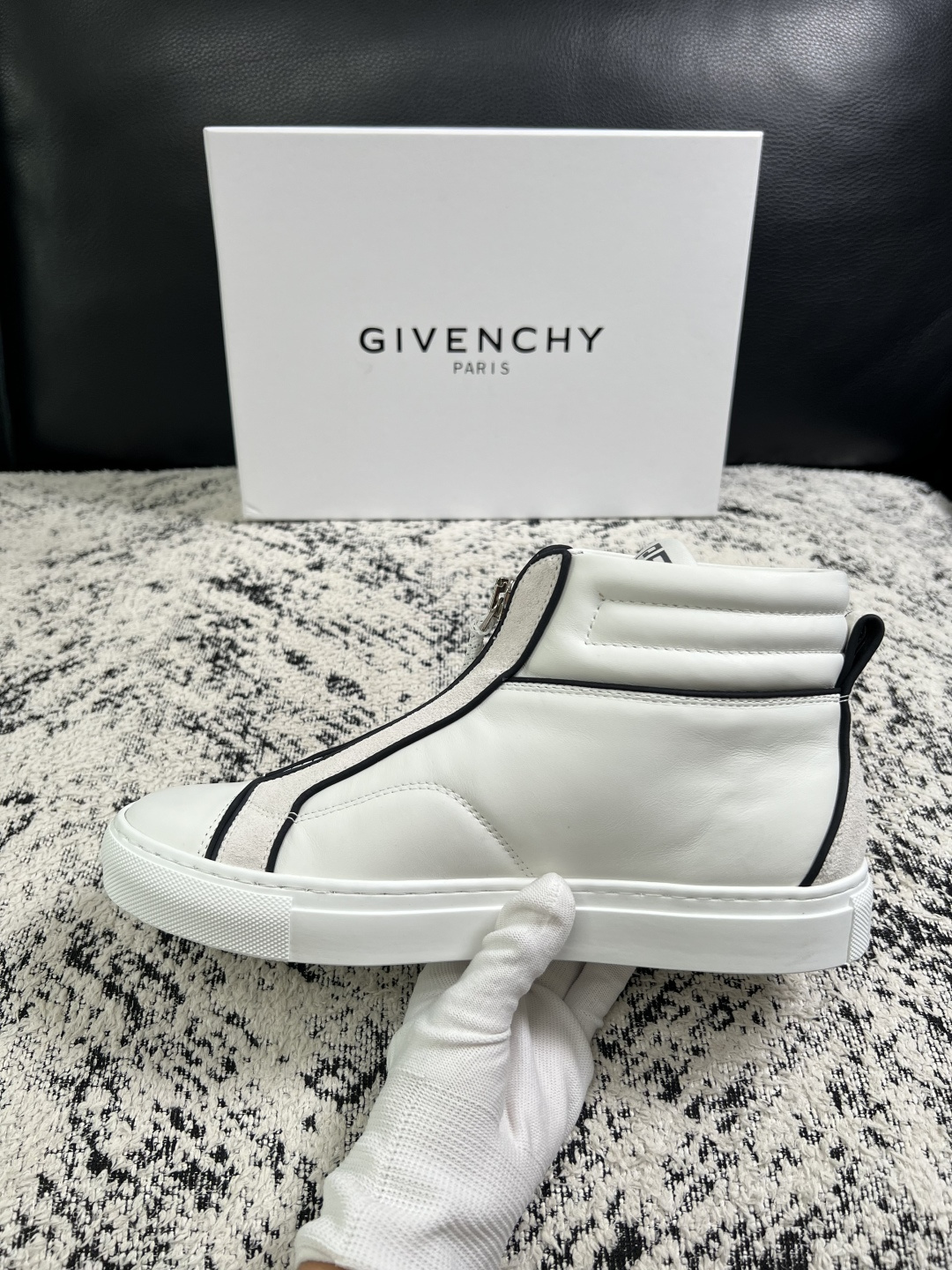 Givenchy  高品质   顶级工艺品  纪梵希  靴子专柜新品同步，鞋面意大利进口牛皮面料，进口水染牛皮内里垫，鞋