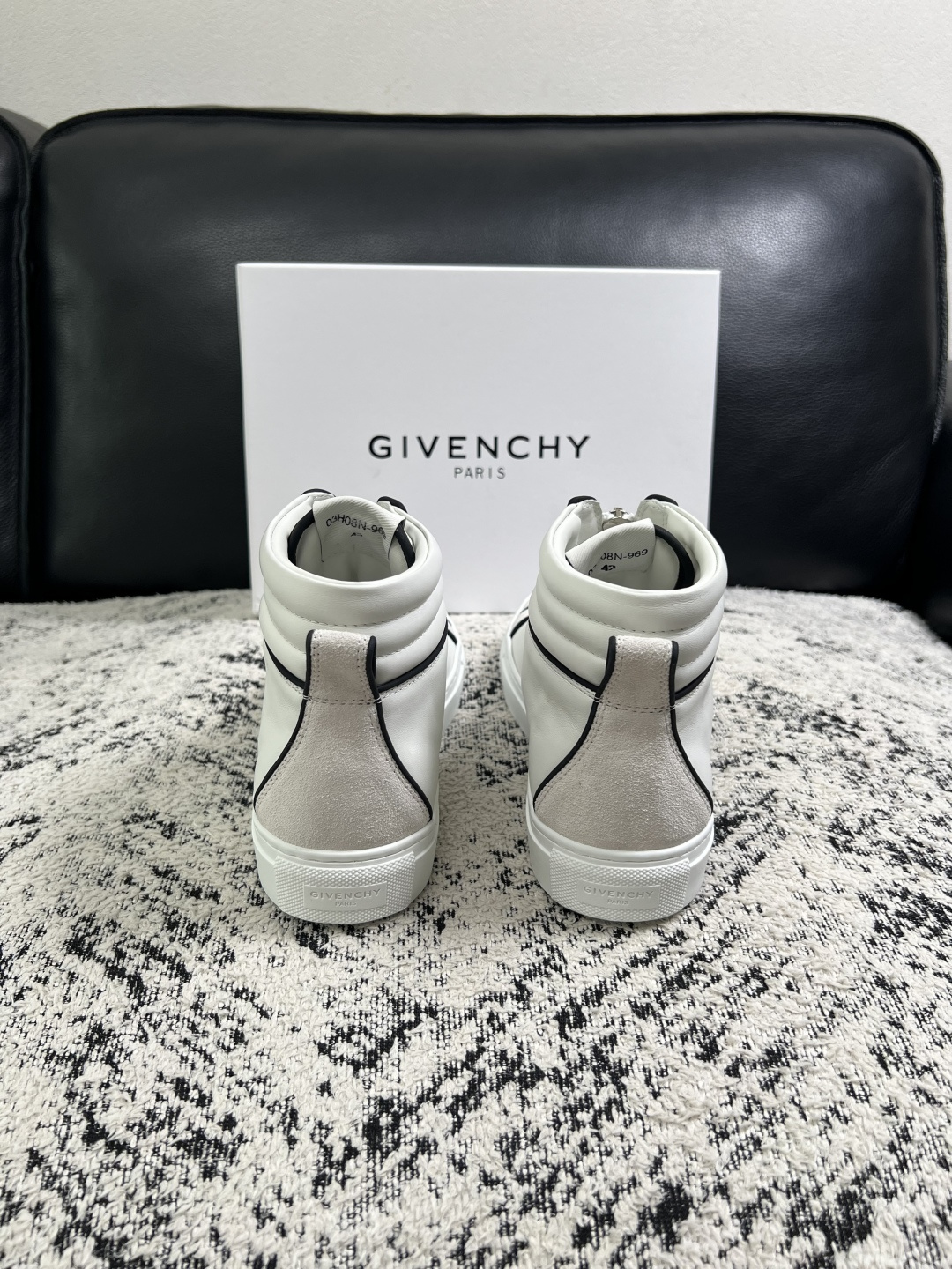 Givenchy  高品质   顶级工艺品  纪梵希  靴子专柜新品同步，鞋面意大利进口牛皮面料，进口水染牛皮内里垫，鞋
