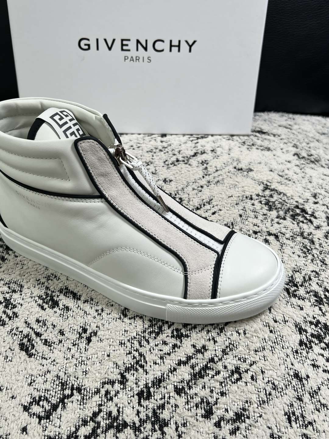 Givenchy  高品质   顶级工艺品  纪梵希  靴子专柜新品同步，鞋面意大利进口牛皮面料，进口水染牛皮内里垫，鞋