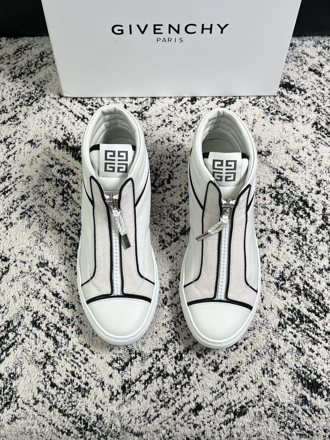 Givenchy  高品质   顶级工艺品  纪梵希  靴子专柜新品同步，鞋面意大利进口牛皮面料，进口水染牛皮内里垫，鞋