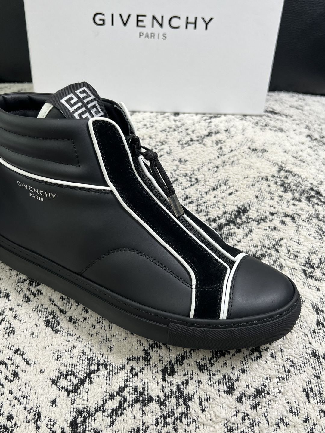 Givenchy  高品质   顶级工艺品  纪梵希  靴子专柜新品同步，鞋面意大利进口牛皮面料，进口水染牛皮内里垫，鞋