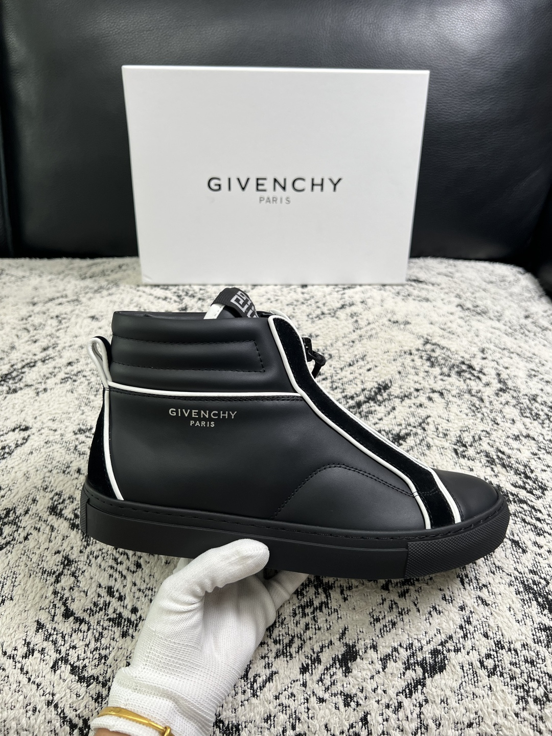 Givenchy  高品质   顶级工艺品  纪梵希  靴子专柜新品同步，鞋面意大利进口牛皮面料，进口水染牛皮内里垫，鞋
