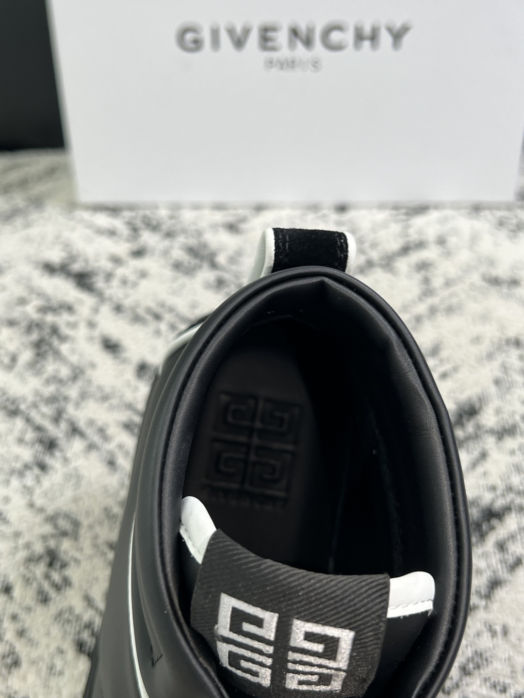 Givenchy  高品质   顶级工艺品  纪梵希  靴子专柜新品同步，鞋面意大利进口牛皮面料，进口水染牛皮内里垫，鞋