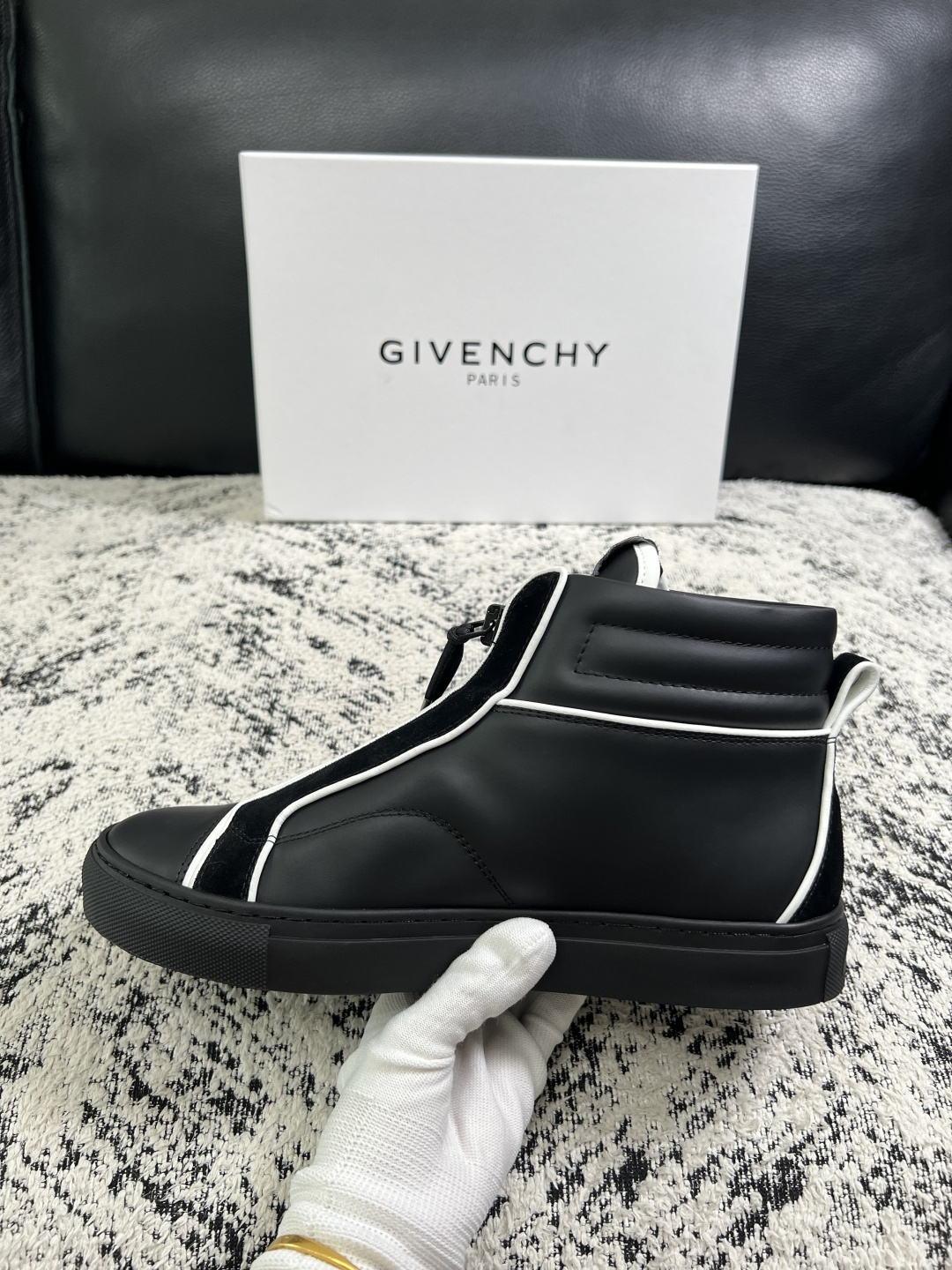 Givenchy  高品质   顶级工艺品  纪梵希  靴子专柜新品同步，鞋面意大利进口牛皮面料，进口水染牛皮内里垫，鞋