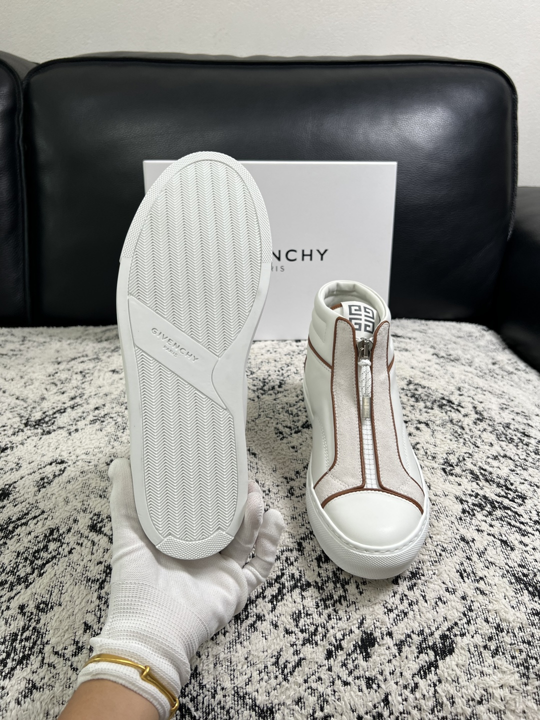 Givenchy  高品质   顶级工艺品  纪梵希  靴子专柜新品同步，鞋面意大利进口牛皮面料，进口水染牛皮内里垫，鞋