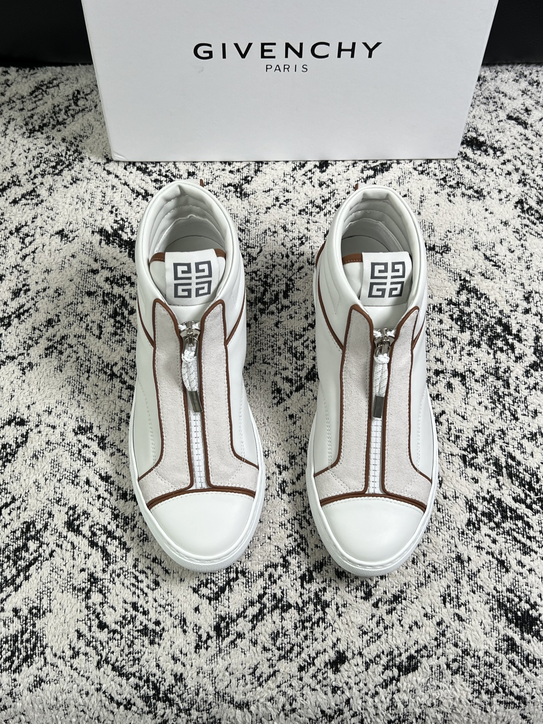 Givenchy  高品质   顶级工艺品  纪梵希  靴子专柜新品同步，鞋面意大利进口牛皮面料，进口水染牛皮内里垫，鞋