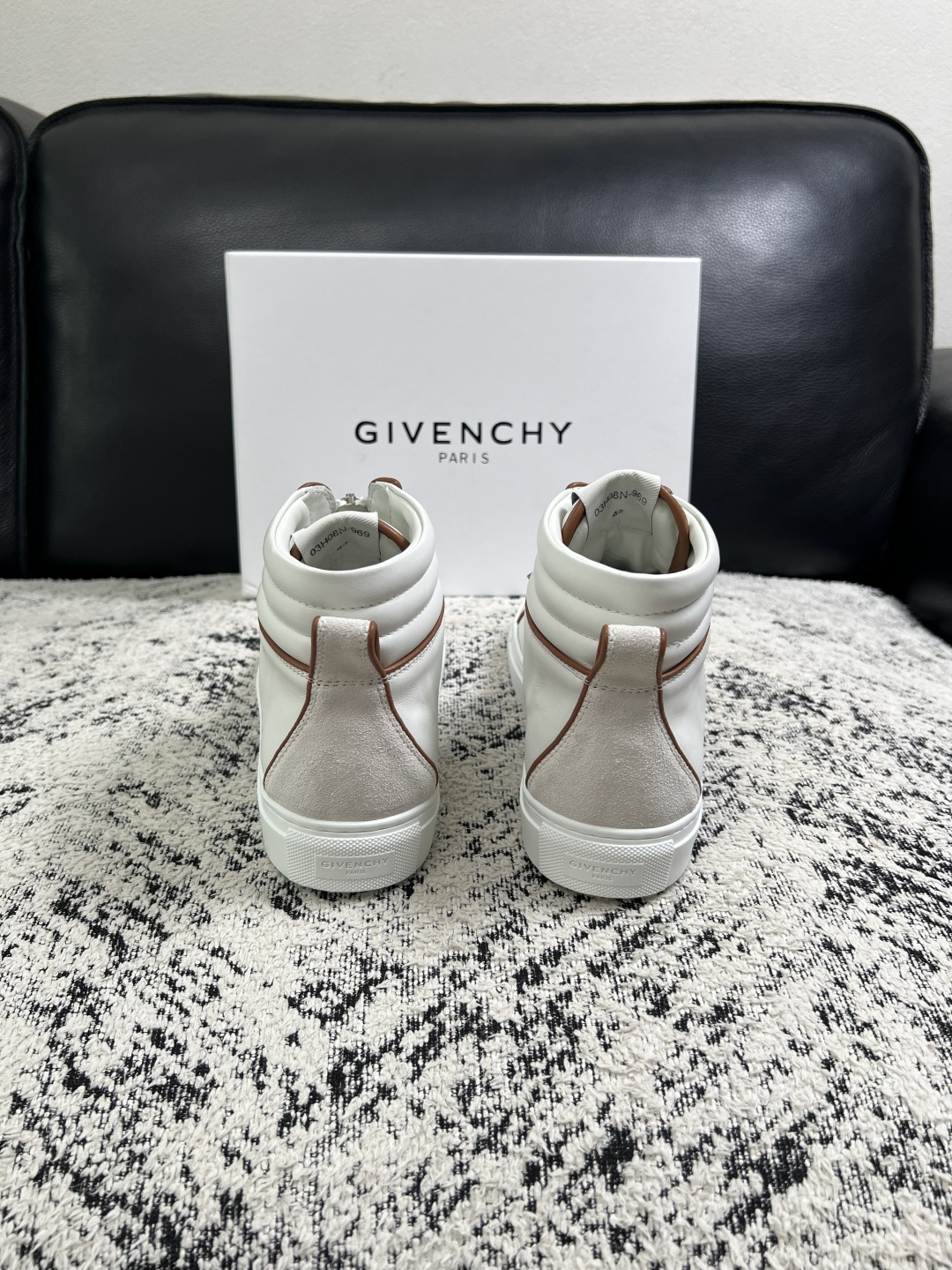 Givenchy  高品质   顶级工艺品  纪梵希  靴子专柜新品同步，鞋面意大利进口牛皮面料，进口水染牛皮内里垫，鞋