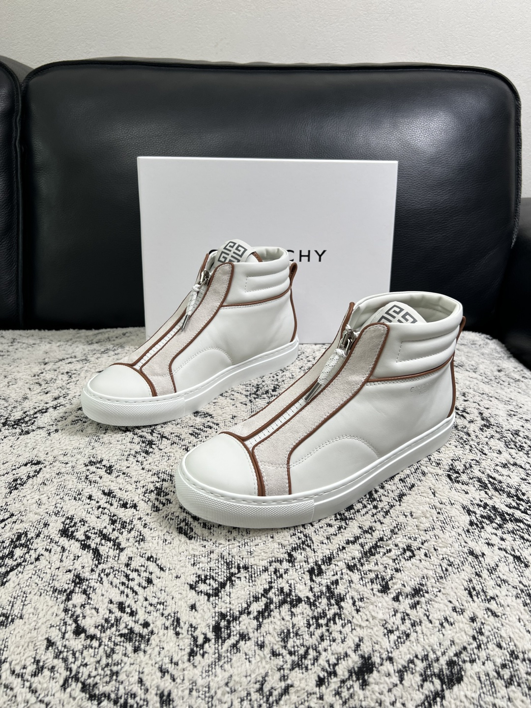 Givenchy  高品质   顶级工艺品  纪梵希  靴子专柜新品同步，鞋面意大利进口牛皮面料，进口水染牛皮内里垫，鞋