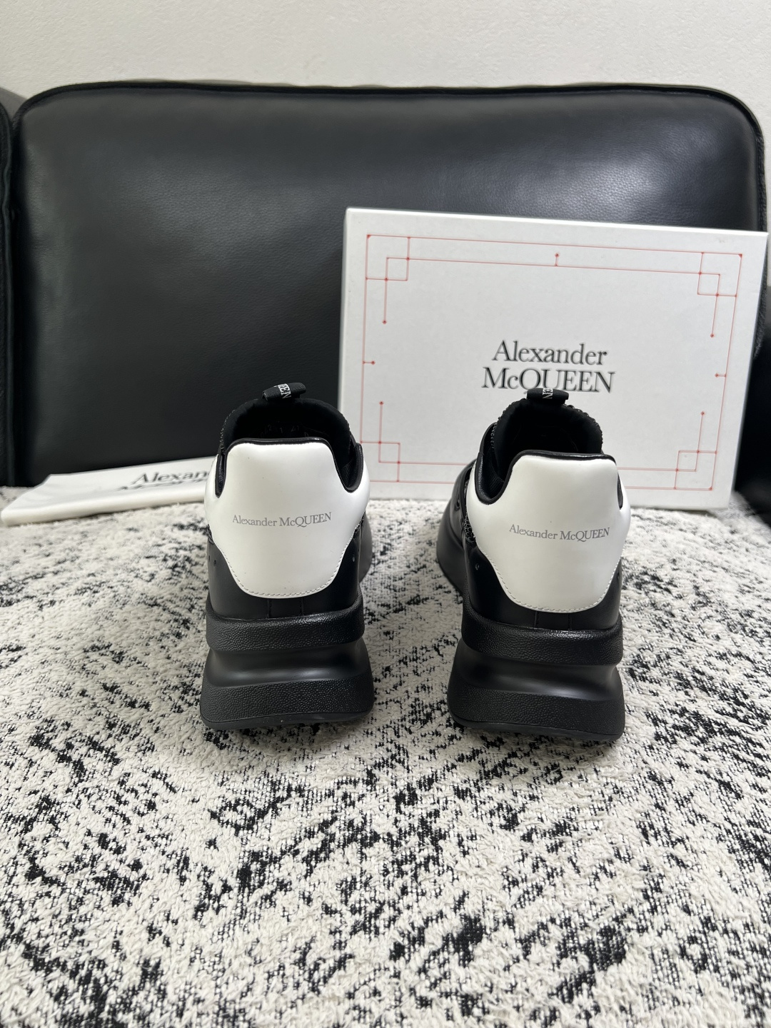 Alexander McQueen  高品质  顶级工艺品  麦昆  专柜同步 原厂配置，意大利进口原版牛皮面料，高品质