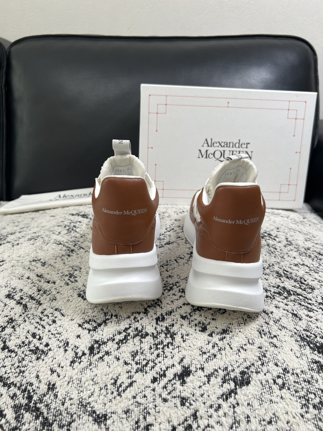 Alexander McQueen  高品质  顶级工艺品  麦昆  专柜同步 原厂配置，意大利进口原版牛皮面料，高品质