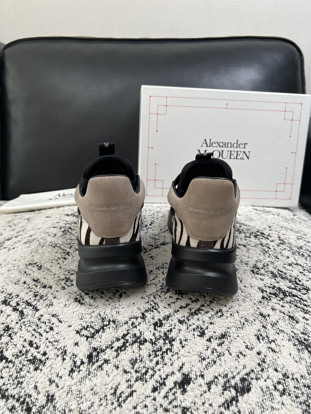 Alexander McQueen  高品质  顶级工艺品  麦昆  专柜同步 原厂配置，意大利进口原版牛皮面料，高品质