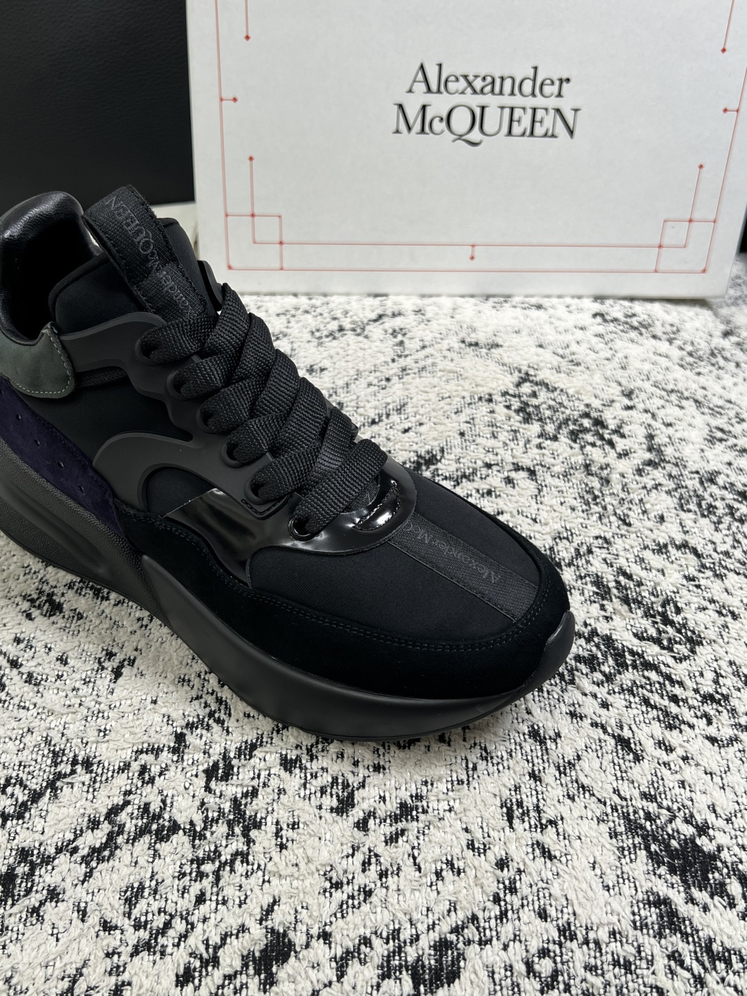 Alexander McQueen  高品质  顶级工艺品  麦昆  专柜同步 原厂配置，意大利进口原版牛皮面料，高品质