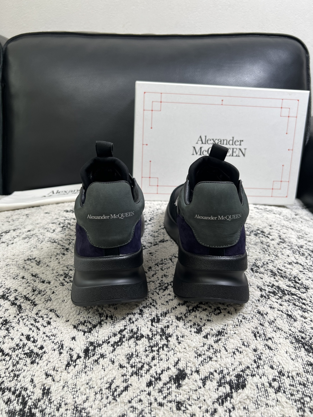 Alexander McQueen  高品质  顶级工艺品  麦昆  专柜同步 原厂配置，意大利进口原版牛皮面料，高品质