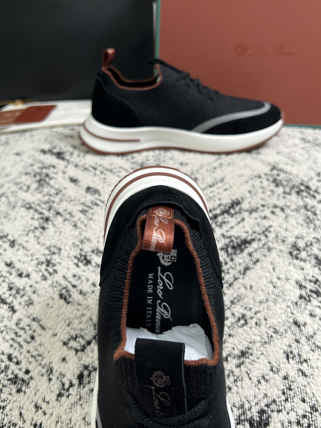 Loro Piana  高品质  顶级工艺品  诺悠翩雅  新品专柜同步原厂配置，鞋面意大利进口牛皮面料，高品质拼接工艺