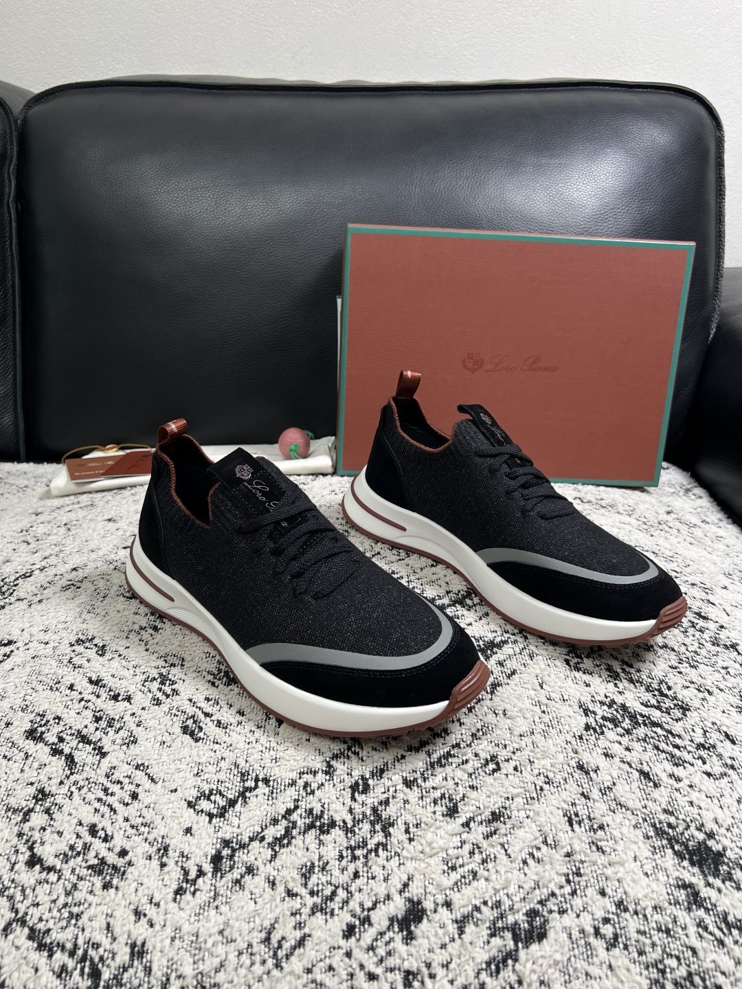Loro Piana  高品质  顶级工艺品  诺悠翩雅  新品专柜同步原厂配置，鞋面意大利进口牛皮面料，高品质拼接工艺