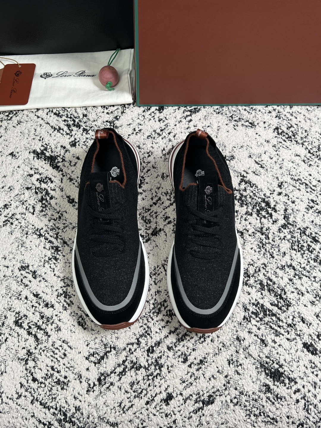 Loro Piana  高品质  顶级工艺品  诺悠翩雅  新品专柜同步原厂配置，鞋面意大利进口牛皮面料，高品质拼接工艺