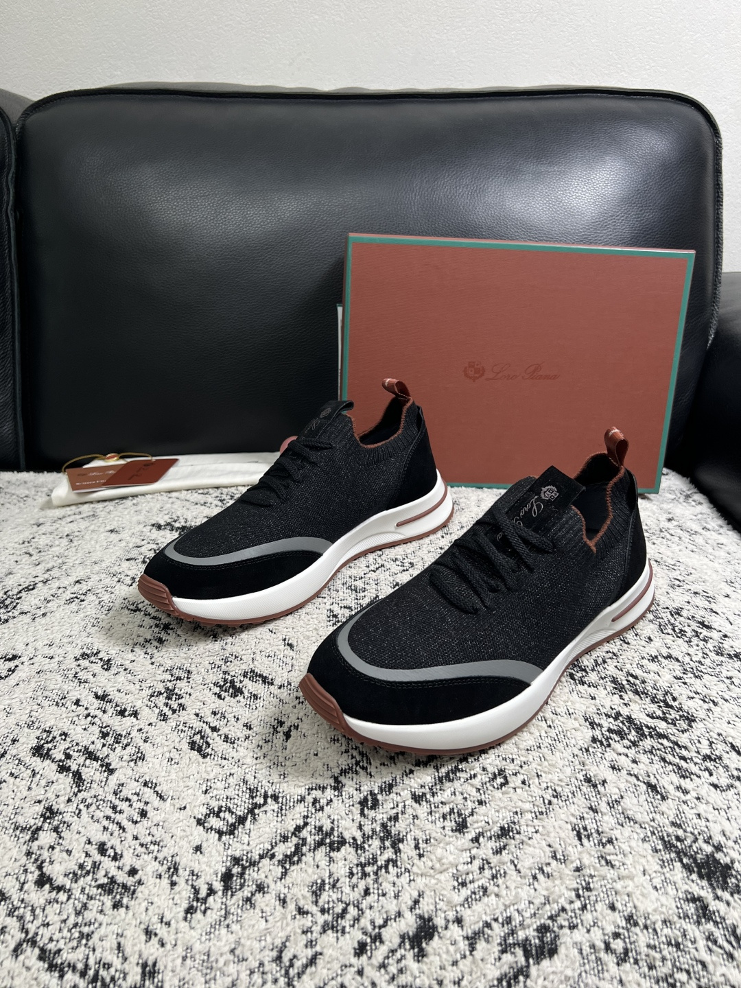 Loro Piana  高品质  顶级工艺品  诺悠翩雅  新品专柜同步原厂配置，鞋面意大利进口牛皮面料，高品质拼接工艺