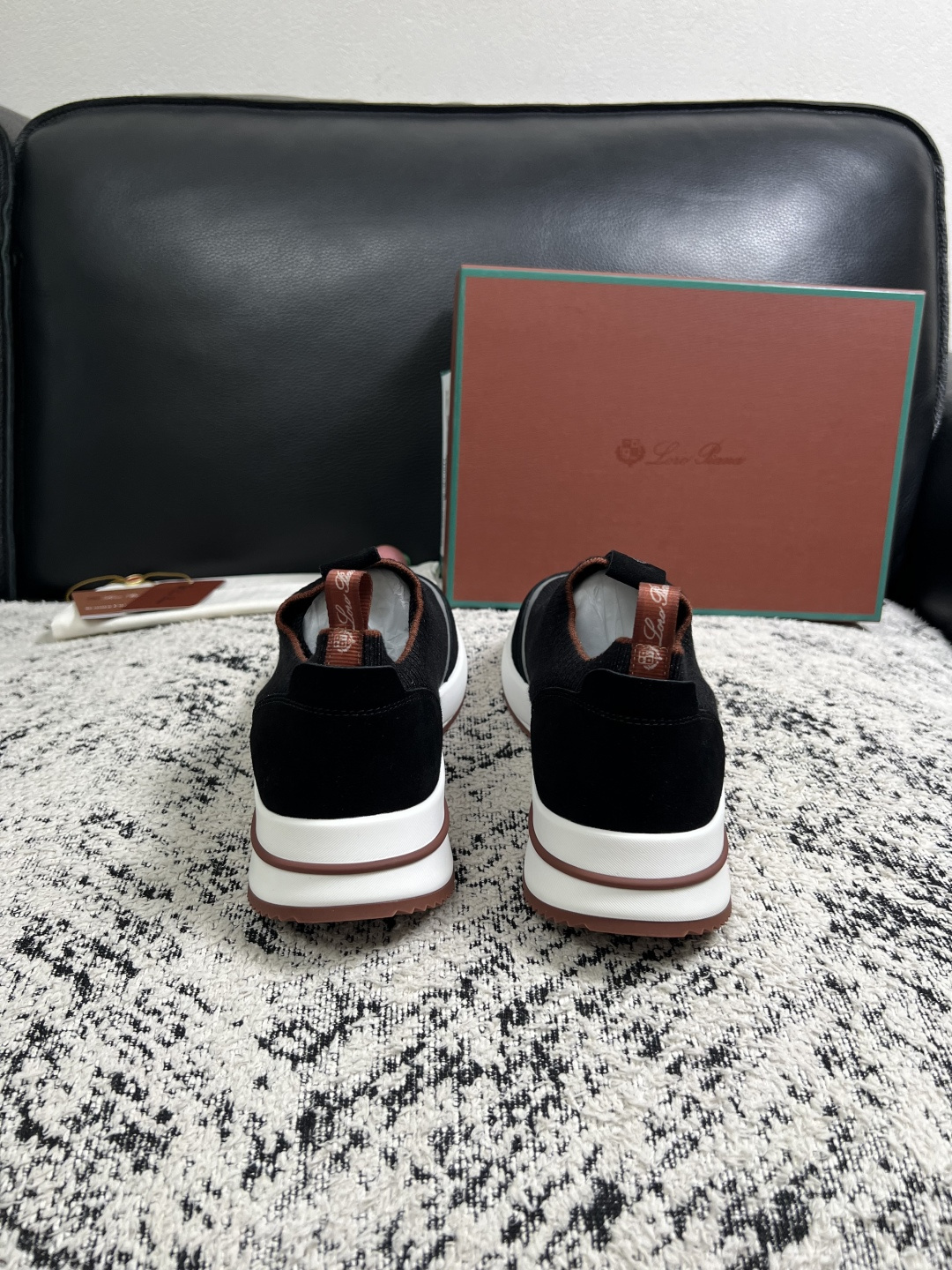 Loro Piana  高品质  顶级工艺品  诺悠翩雅  新品专柜同步原厂配置，鞋面意大利进口牛皮面料，高品质拼接工艺
