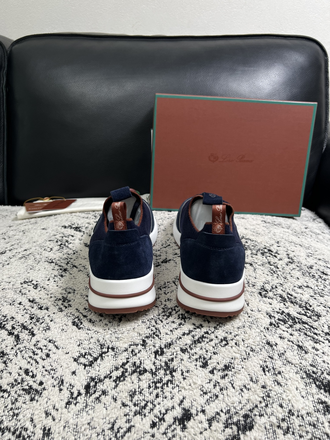 Loro Piana  高品质  顶级工艺品  诺悠翩雅  新品专柜同步原厂配置，鞋面意大利进口牛皮面料，高品质拼接工艺