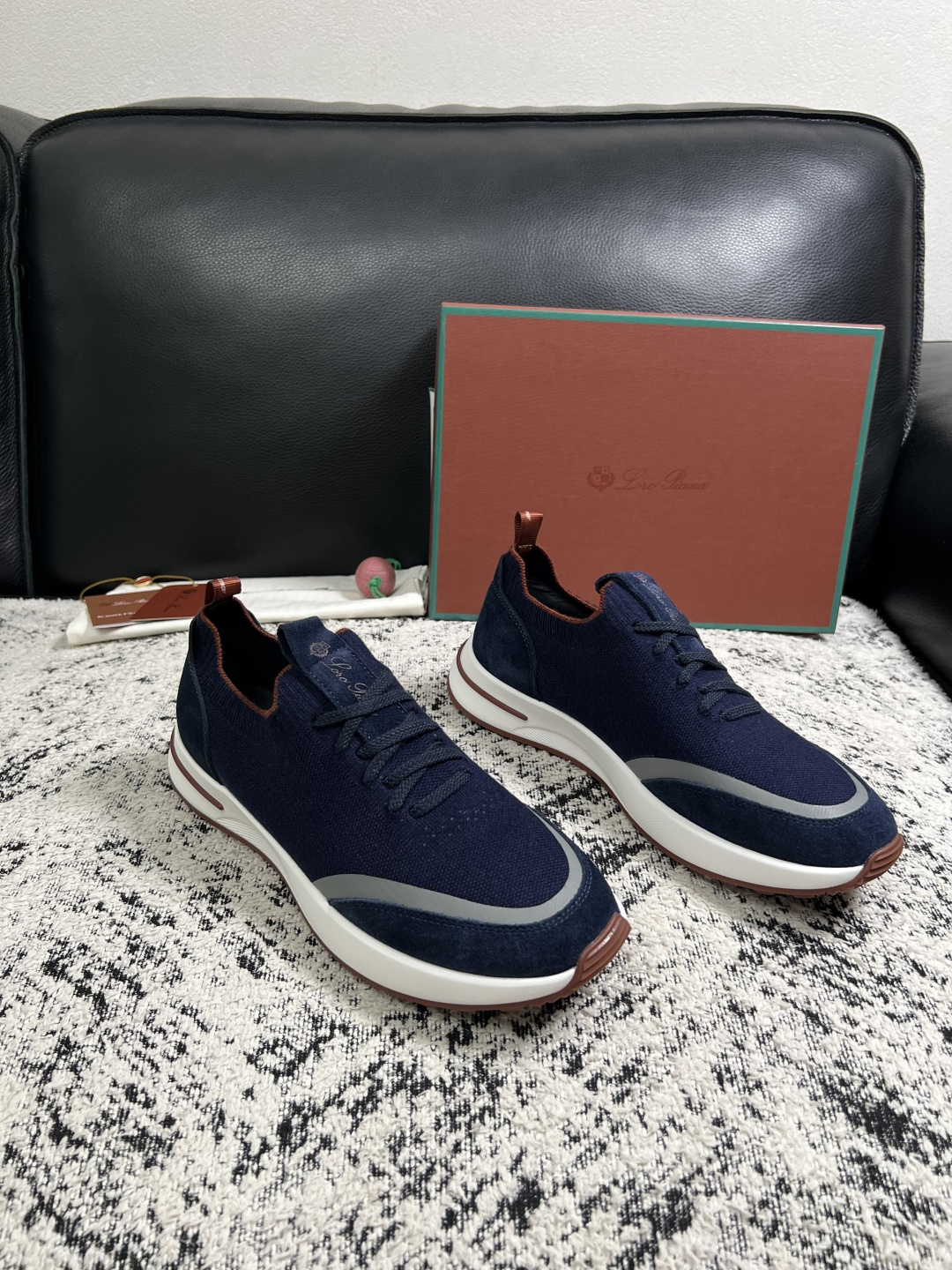 Loro Piana  高品质  顶级工艺品  诺悠翩雅  新品专柜同步原厂配置，鞋面意大利进口牛皮面料，高品质拼接工艺