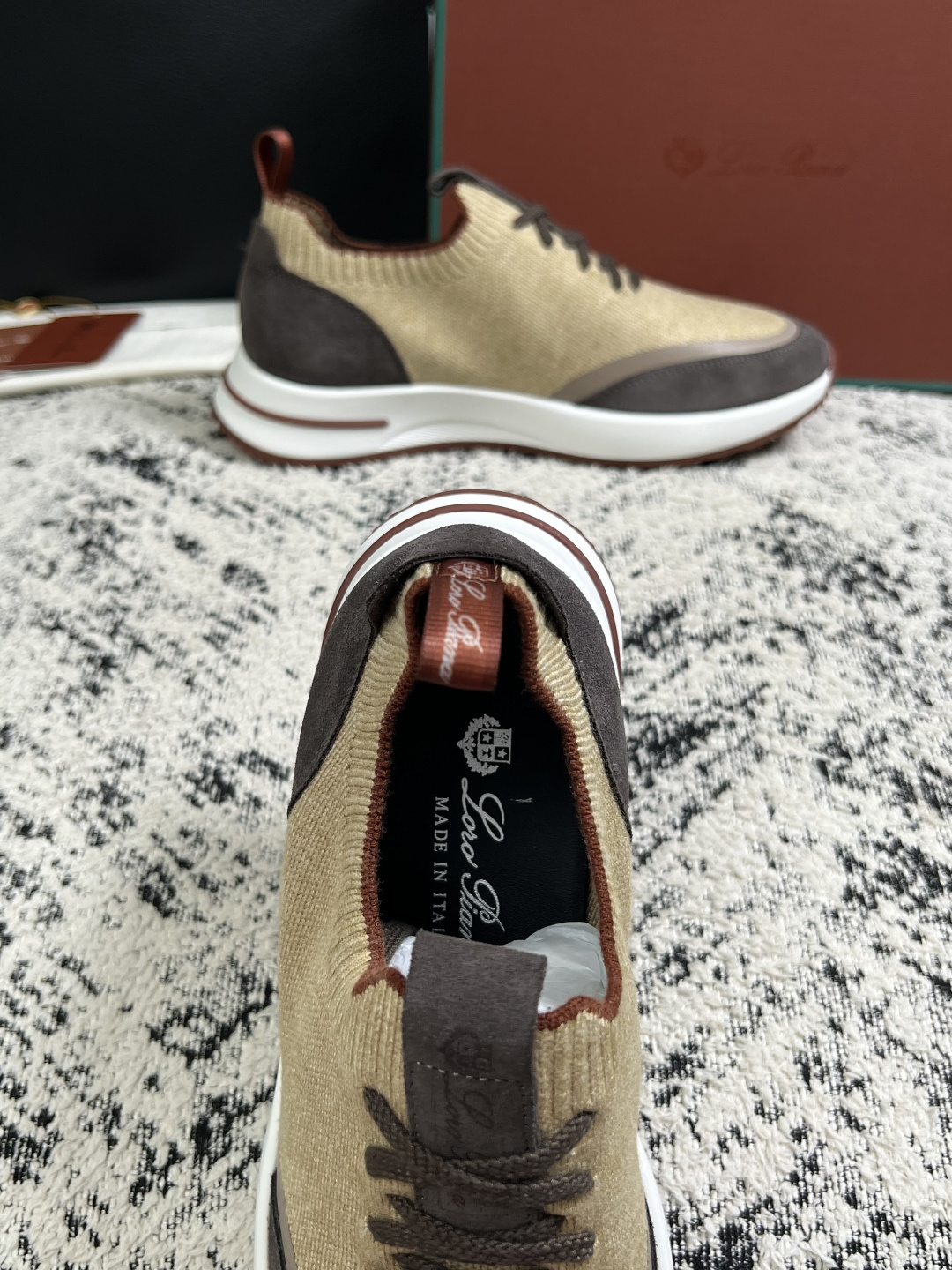 Loro Piana  高品质  顶级工艺品  诺悠翩雅  新品专柜同步原厂配置，鞋面意大利进口牛皮面料，高品质拼接工艺