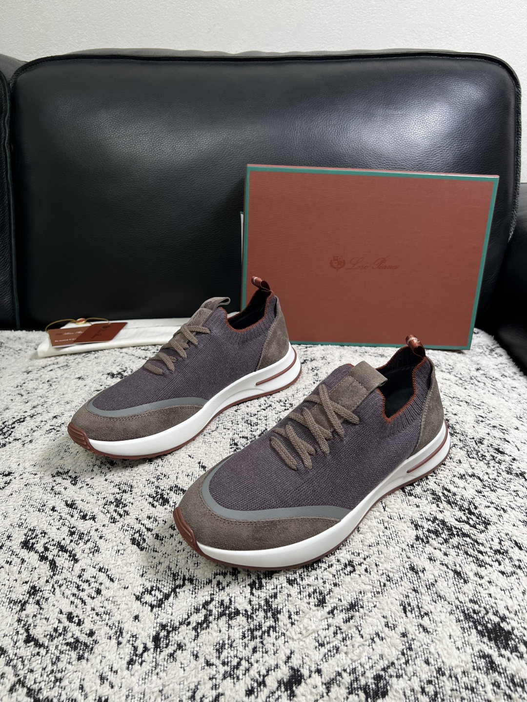Loro Piana  高品质  顶级工艺品  诺悠翩雅  新品专柜同步原厂配置，鞋面意大利进口牛皮面料，高品质拼接工艺