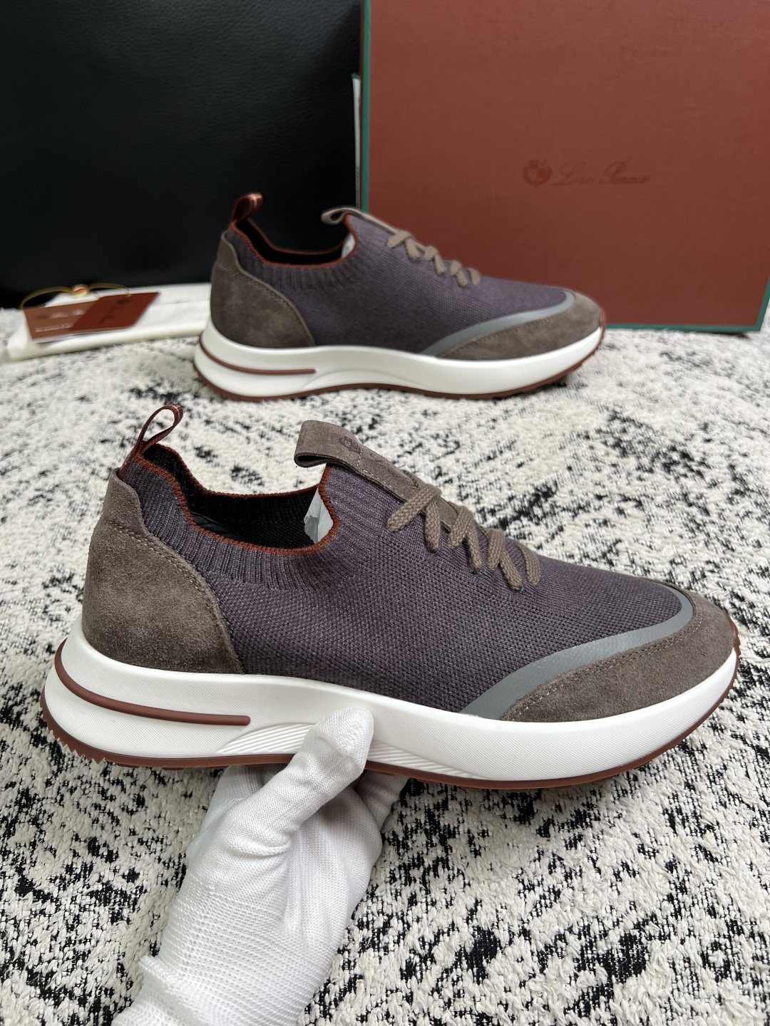 Loro Piana  高品质  顶级工艺品  诺悠翩雅  新品专柜同步原厂配置，鞋面意大利进口牛皮面料，高品质拼接工艺