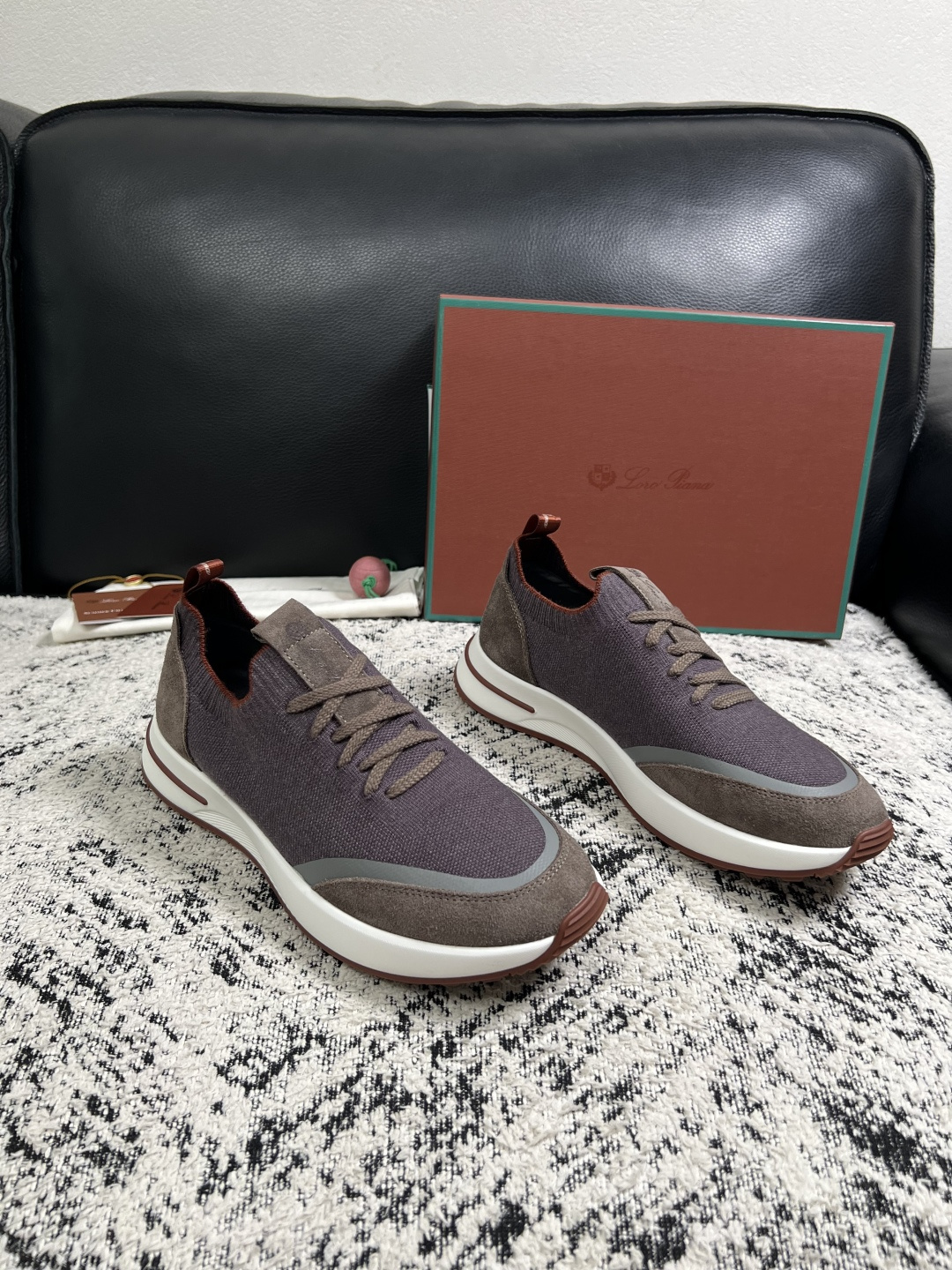 Loro Piana  高品质  顶级工艺品  诺悠翩雅  新品专柜同步原厂配置，鞋面意大利进口牛皮面料，高品质拼接工艺