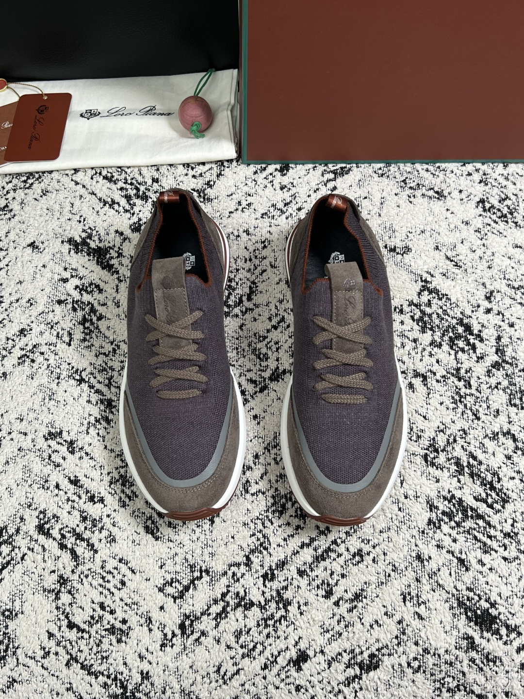 Loro Piana  高品质  顶级工艺品  诺悠翩雅  新品专柜同步原厂配置，鞋面意大利进口牛皮面料，高品质拼接工艺