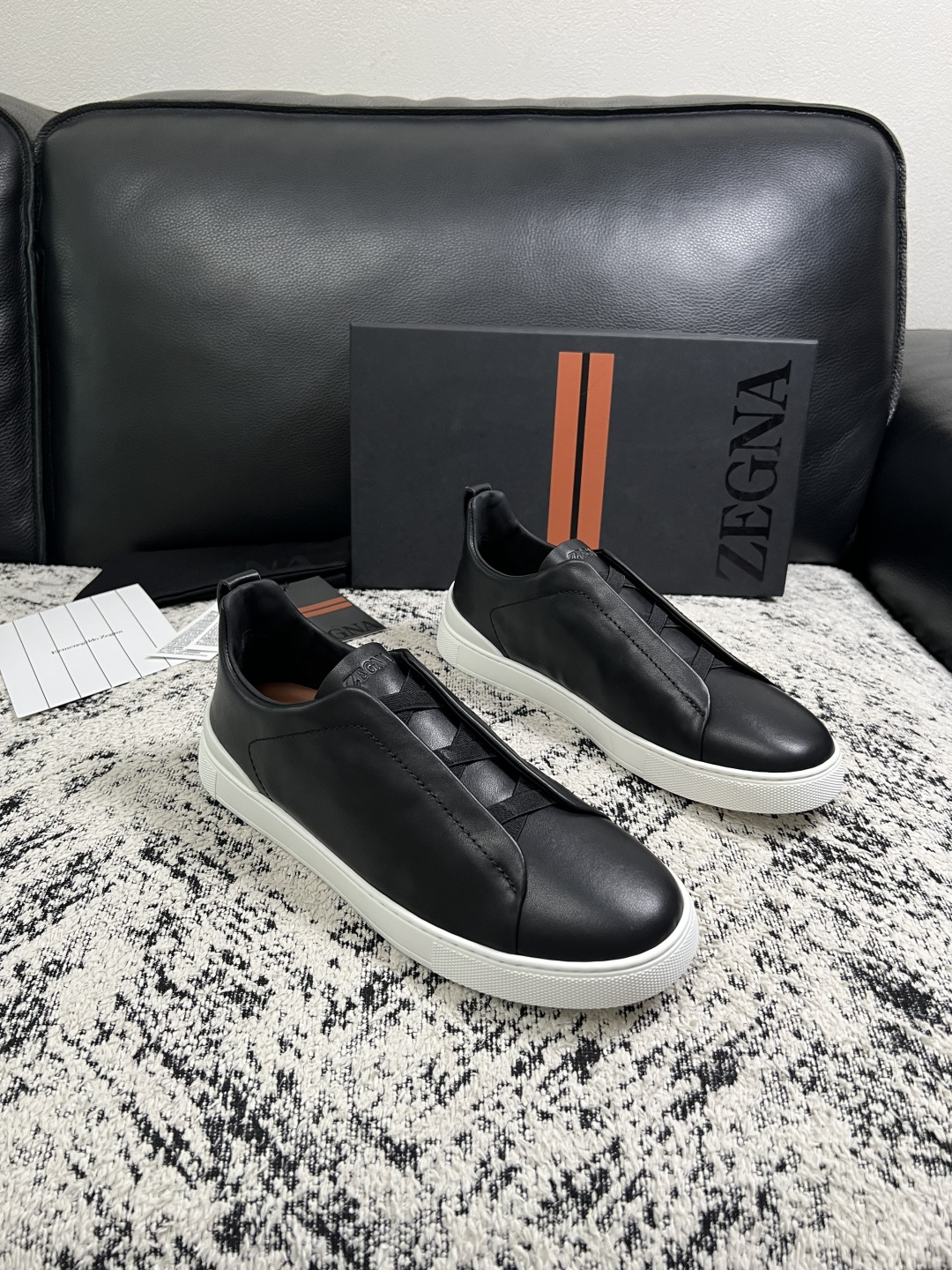 Zegna  高品质  顶级工艺品  杰尼亚  专柜新款原厂配置，意大利进口牛皮面料，进口牛里垫，透气舒适，鞋底：原厂特