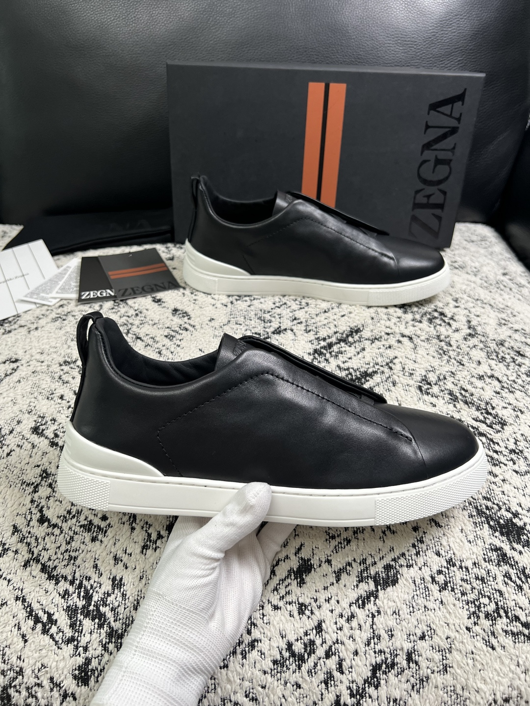 Zegna  高品质  顶级工艺品  杰尼亚  专柜新款原厂配置，意大利进口牛皮面料，进口牛里垫，透气舒适，鞋底：原厂特