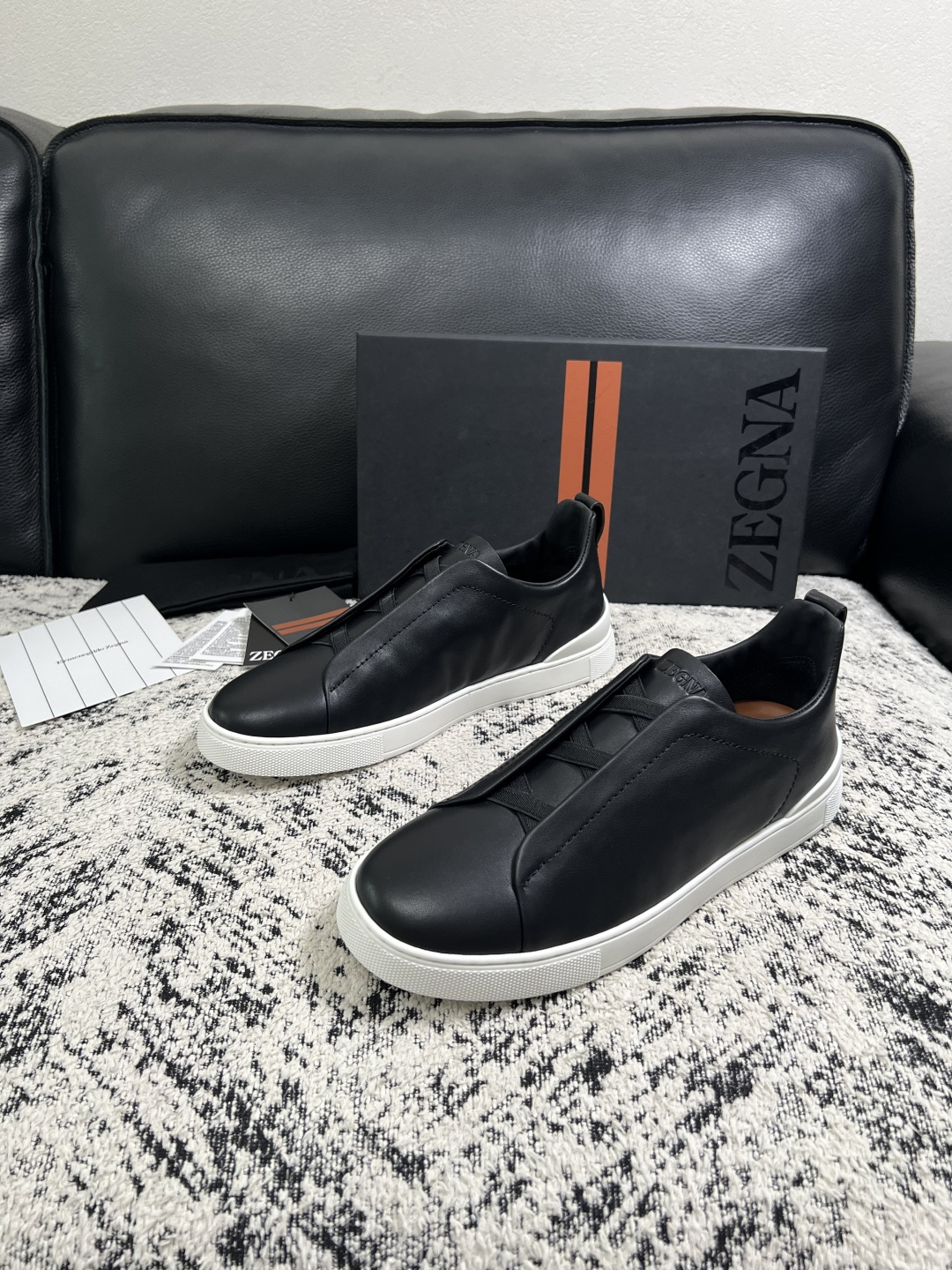 Zegna  高品质  顶级工艺品  杰尼亚  专柜新款原厂配置，意大利进口牛皮面料，进口牛里垫，透气舒适，鞋底：原厂特